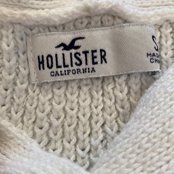 Hollister sweater - Picture 2 of 7
